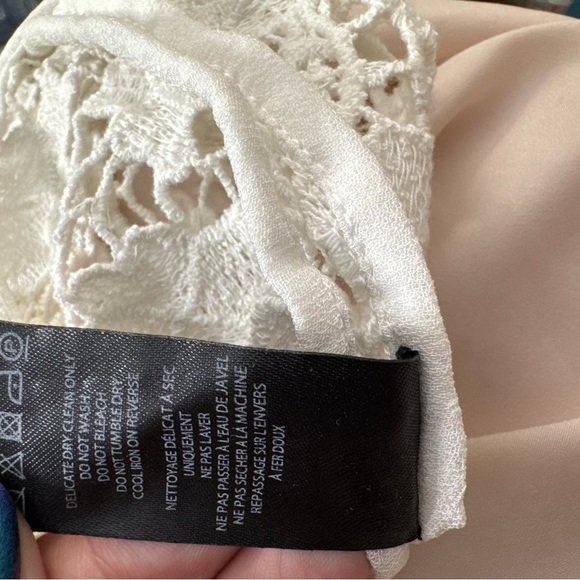 Needle & Thread Crochet Lace Dress Size 8
White Blush Pink Bridal Wedding - Picture 14 of 16